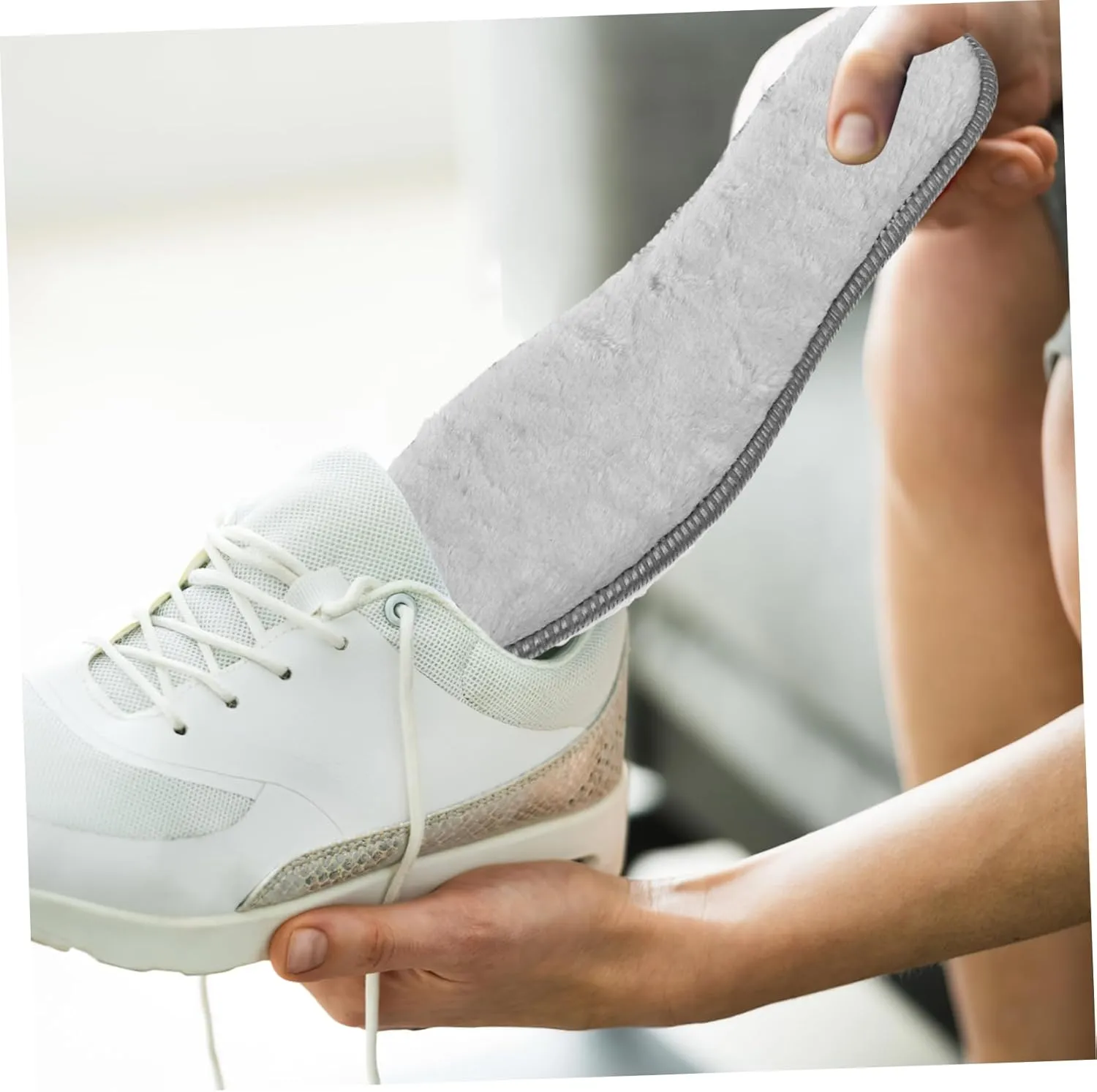 4 Pairs Warm Plush Insoles for Women Winter Thermal Insoles Non-Slip Design Thickened Shoe Inserts for Cold Weather Footwear Size 38