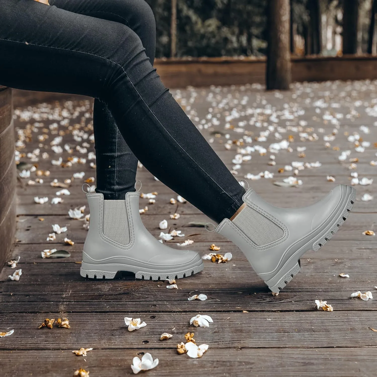 DKSUKO Women's Short Rain Boots Rubber Waterproof Garden Boots Elastic Slip On Ankle Chelsea Boot Fashion Insulated Rain Shoe for Outdoor Work Thick Sole