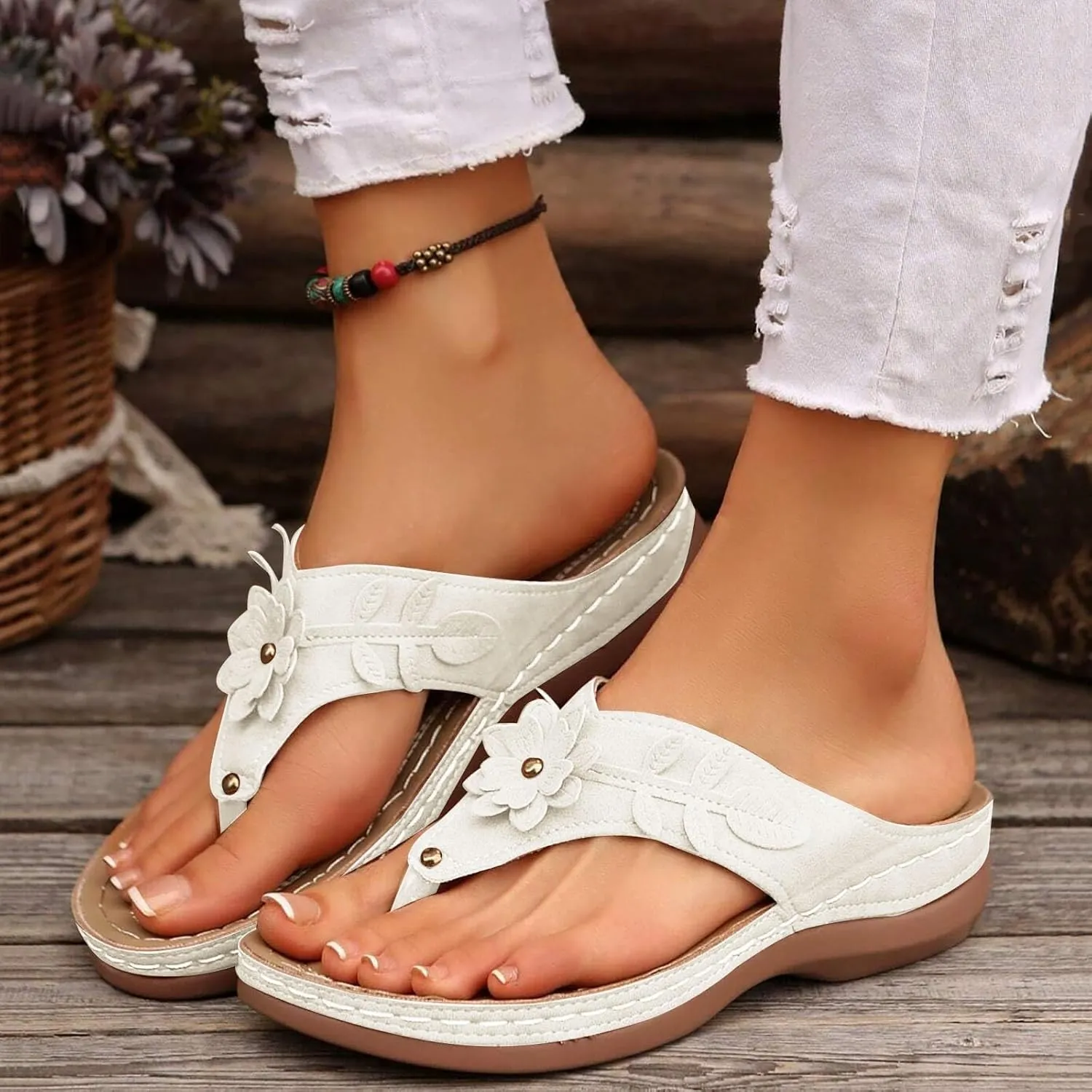 Flip Flops for Women 2025 Summer Beach Sandals Wedge Sandals for Women Comfortable Sandal with Arch Support Fashion Flip Flops Slip on Beach Dressy Sandal on Beach Trendy Shoes 2025