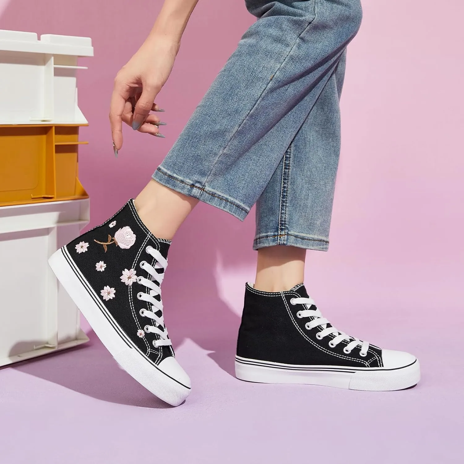 kufeiti Women's High Top Canvas Sneakers Canvas Shoes Lace up White Black Sneakers Casual Walking Shoes