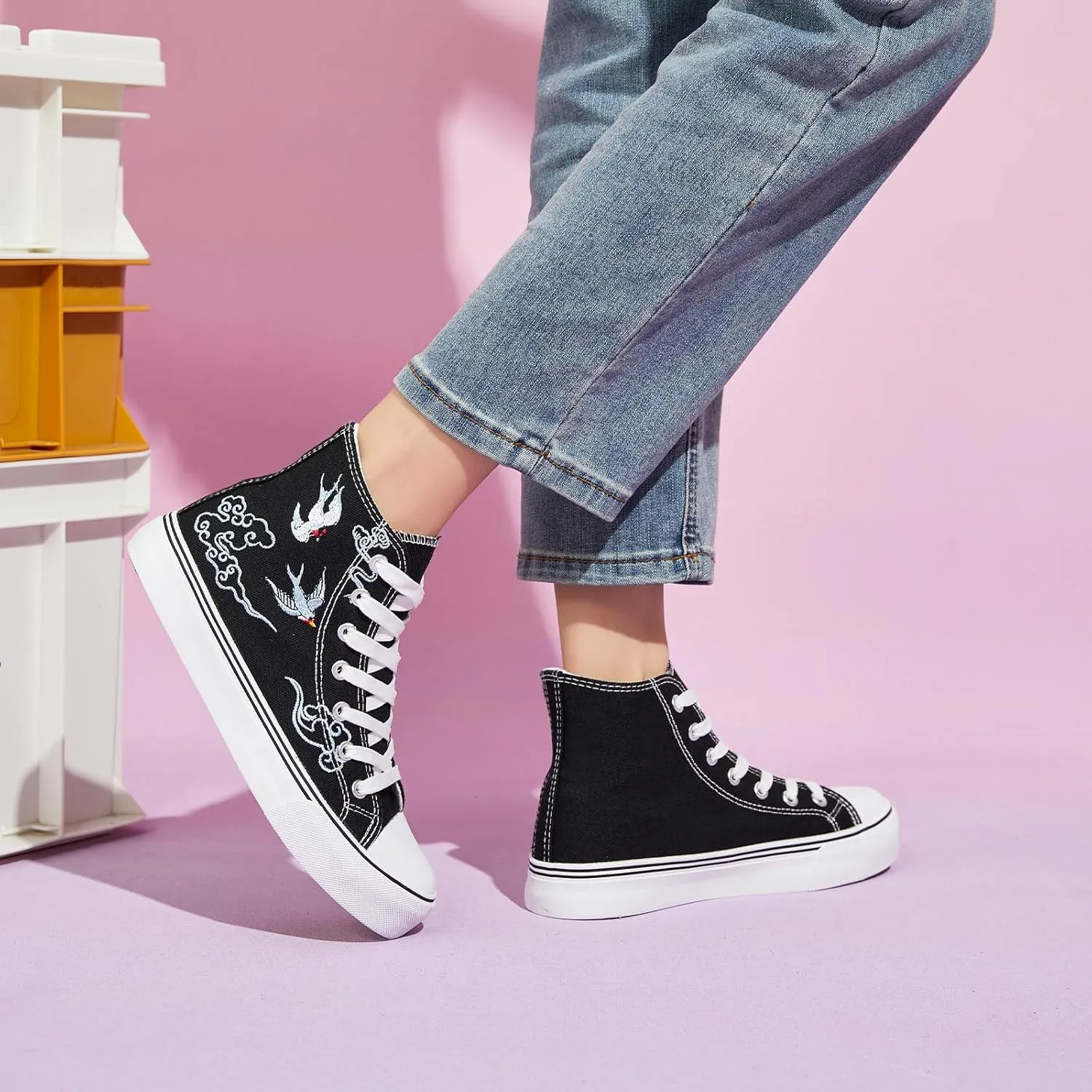 kufeiti Women's High Top Canvas Sneakers Canvas Shoes Lace up White Black Sneakers Casual Walking Shoes
