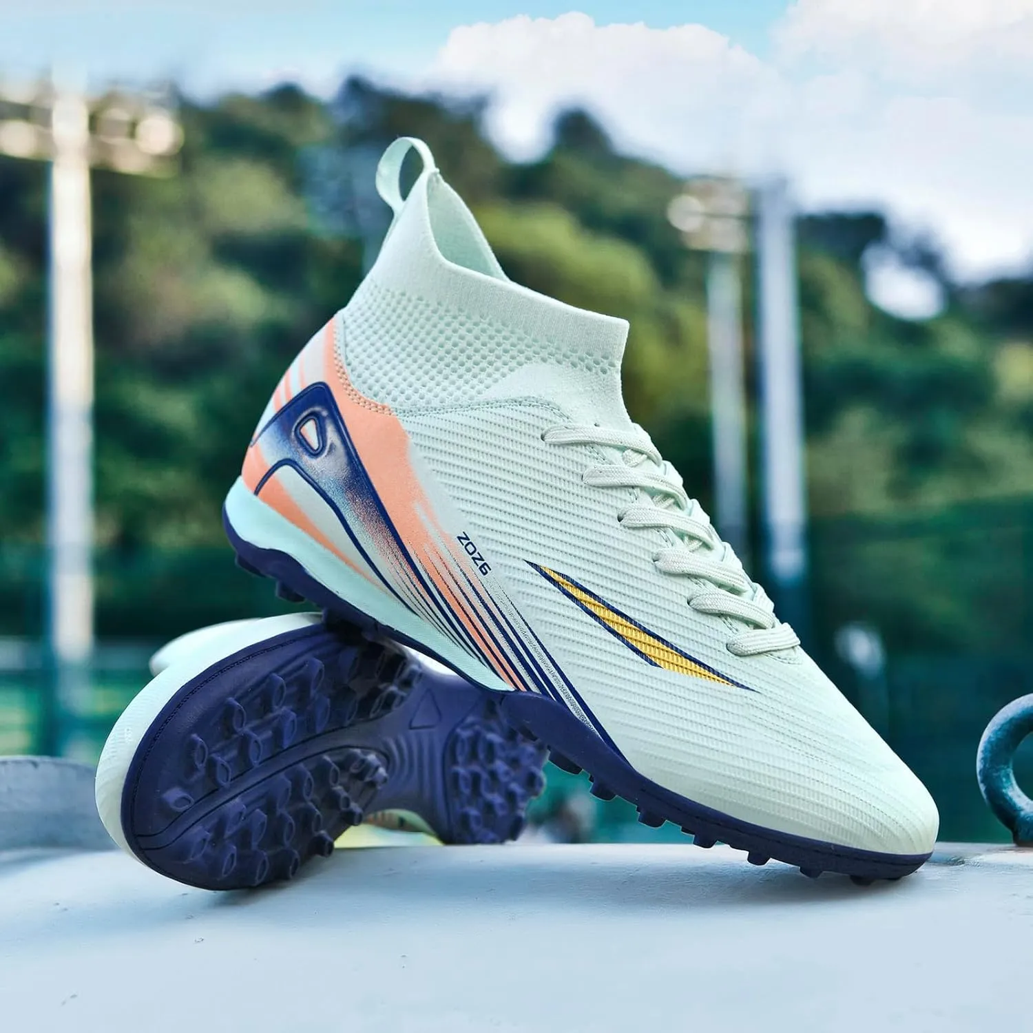 Men's Soccer Shoes Cleats Professional High-Top Athletic Turf Football Shoes Outdoor/Indoor Professional Futsal Football Training Sneakers
