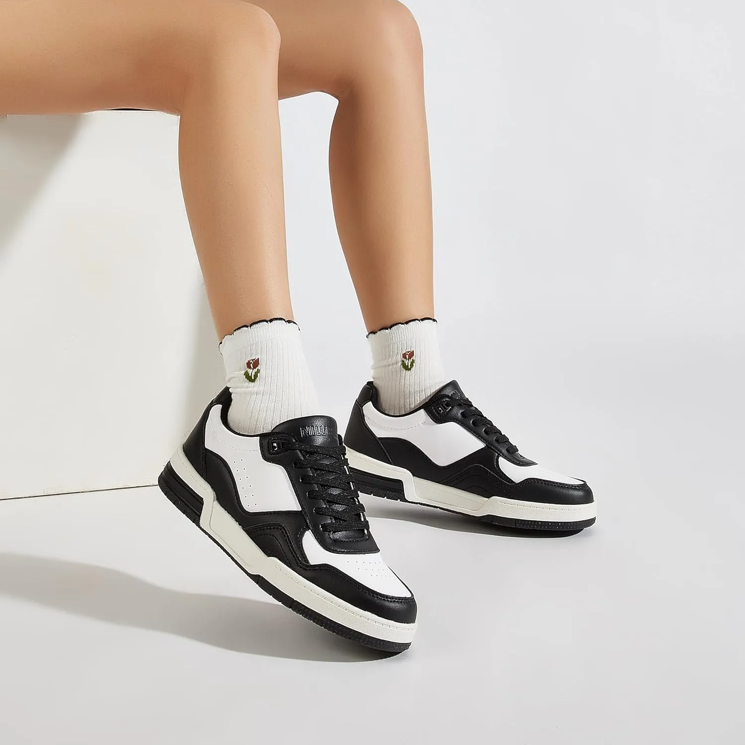 Niluber Women's Fashion Low Top Sneakers - White PU Leather Tennis Shoes-Lace Up Comfortable Casual Waking Shoes
